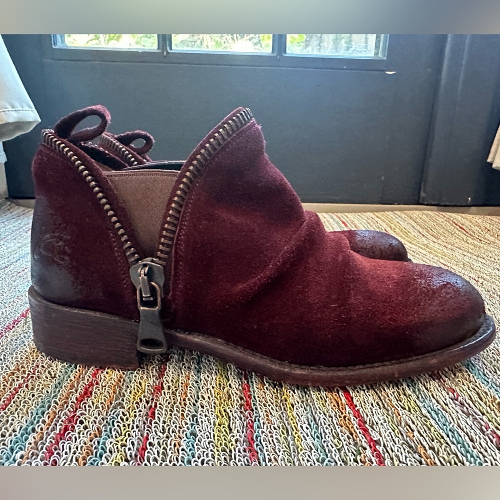 Fluevog NEARLY NEW Living Evers burgundy suede rub-off slip on shoe w/ zipper- 6 - Picture 3 of 16